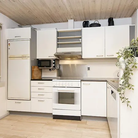 Xii Tatil Evi